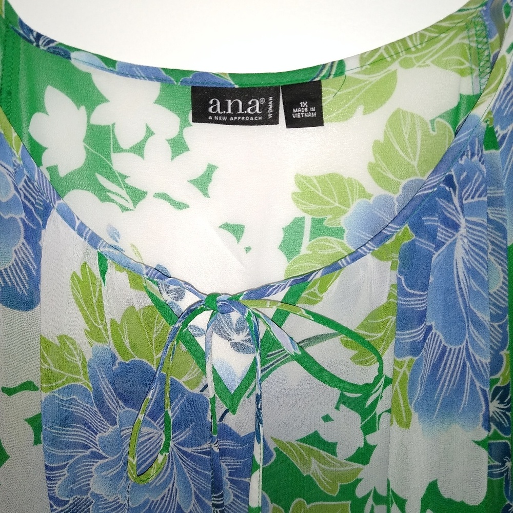 Blouse - Picture 2 of 2